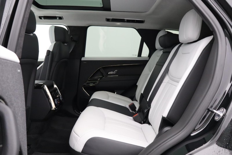 Used Land Rover Range Rover Sport 2023 for sale - 77013190: Photo 4