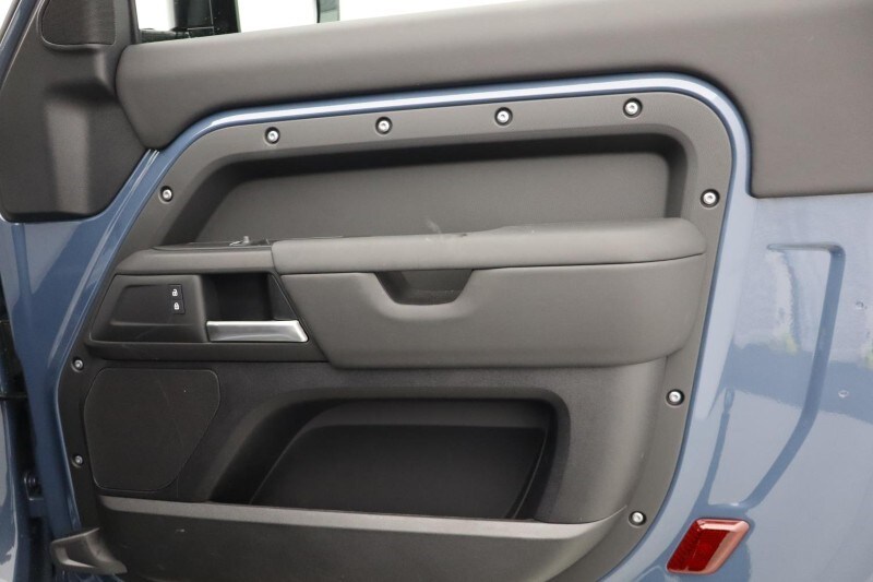 Used Land Rover Defender 2025 for sale - 78028132: Photo 33