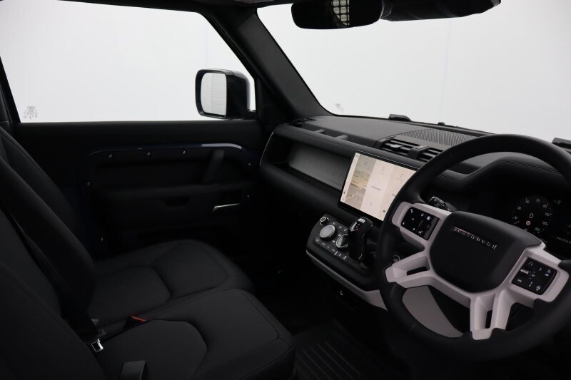Used Land Rover Defender 2025 for sale - 78028132: Photo 9