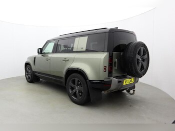 Used Land Rover Defender 2023 for sale - 77700988: Photo
