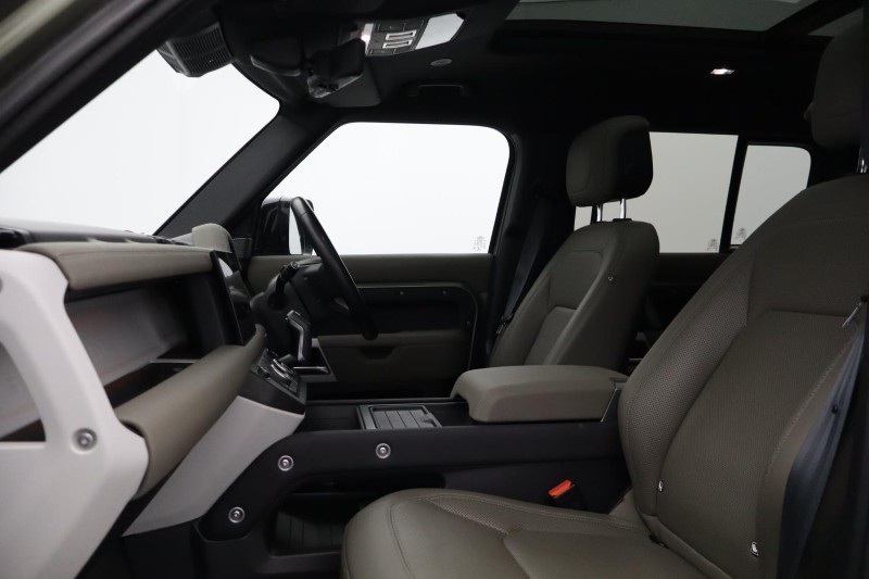 Used Land Rover Defender 2023 for sale - 77700988: Photo 3