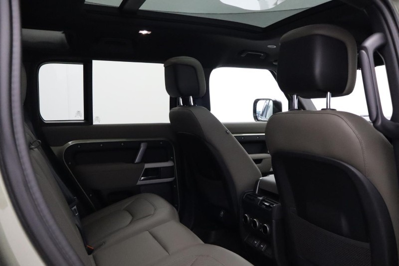 Used Land Rover Defender 2023 for sale - 77700988: Photo 33