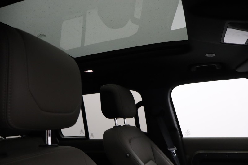 Used Land Rover Defender 2023 for sale - 77700988: Photo 37