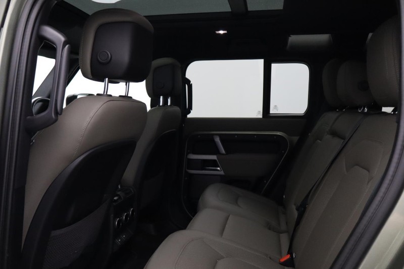 Used Land Rover Defender 2023 for sale - 77700988: Photo 4