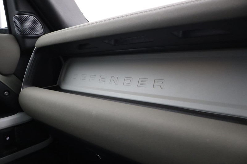 Used Land Rover Defender 2023 for sale - 77700988: Photo 46