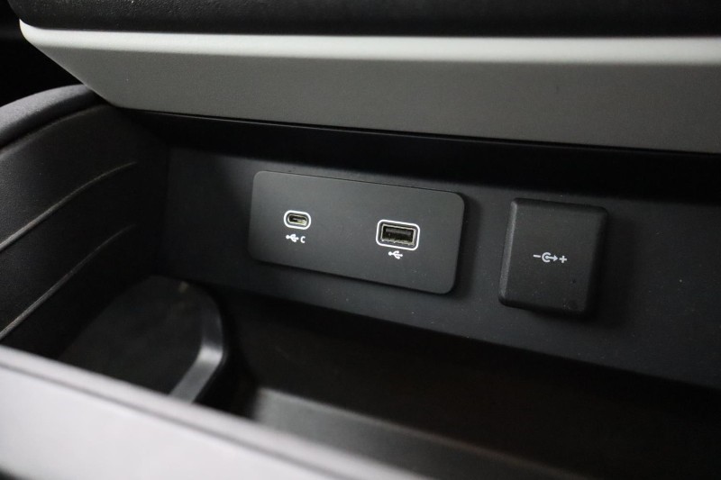 Used Land Rover Defender 2023 for sale - 77700988: Photo 50