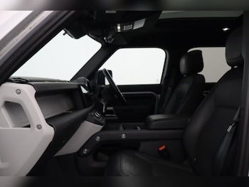 Used Land Rover Defender 2023 for sale - 78236129: Photo