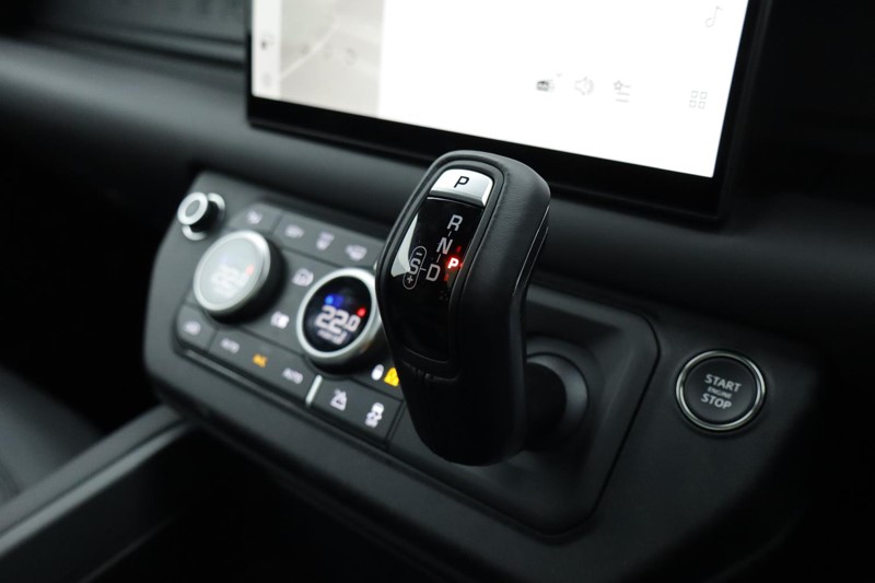 Used Land Rover Defender 2025 for sale - 76981656: Photo 13