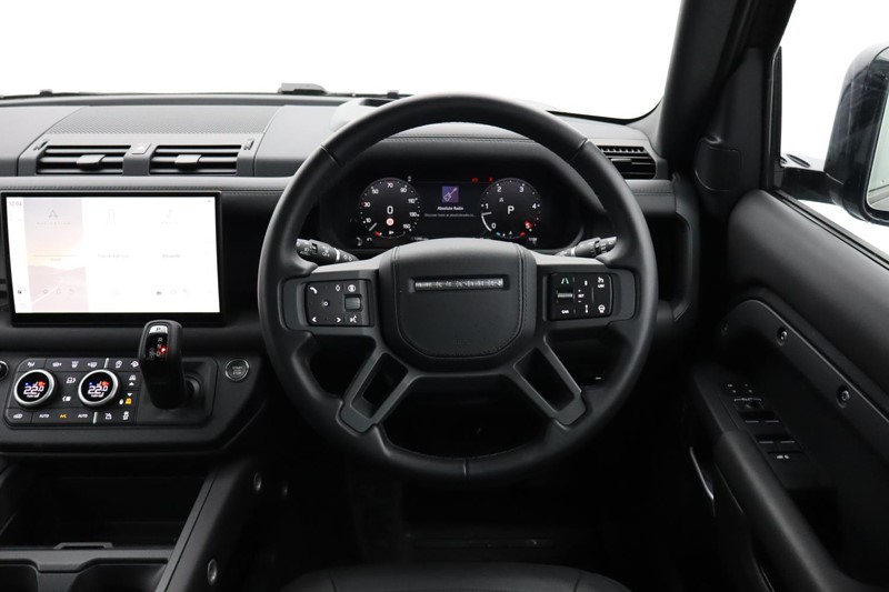 Used Land Rover Defender 2025 for sale - 76981656: Photo 15