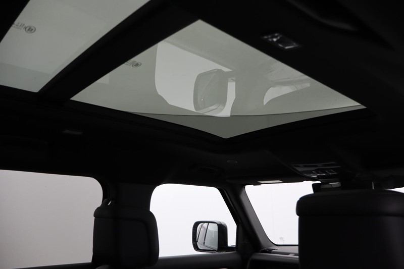 Used Land Rover Defender 2025 for sale - 76981656: Photo 29