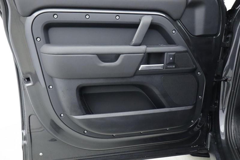 Used Land Rover Defender 2025 for sale - 76981656: Photo 33