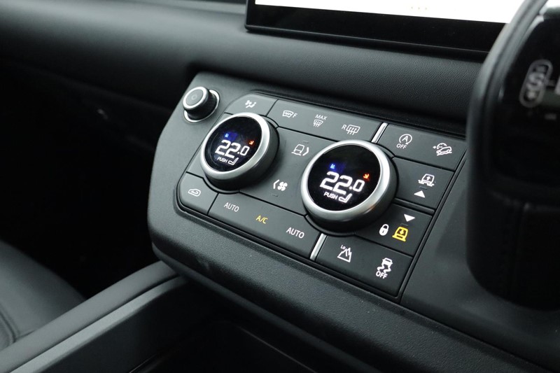 Used Land Rover Defender 2025 for sale - 76981656: Photo 41