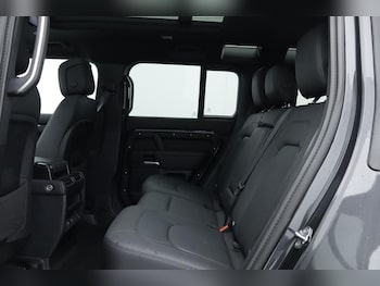 Used Land Rover Defender 2025 for sale - 76981656: Photo