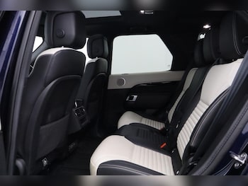 Used Land Rover Discovery 2023 for sale - 77662137: Photo