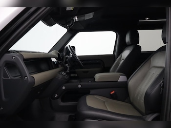 Used Land Rover Defender 2022 for sale - 78701286: Photo