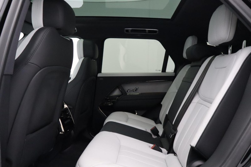 Used Land Rover Range Rover Sport 2024 for sale - 78077688: Photo 4