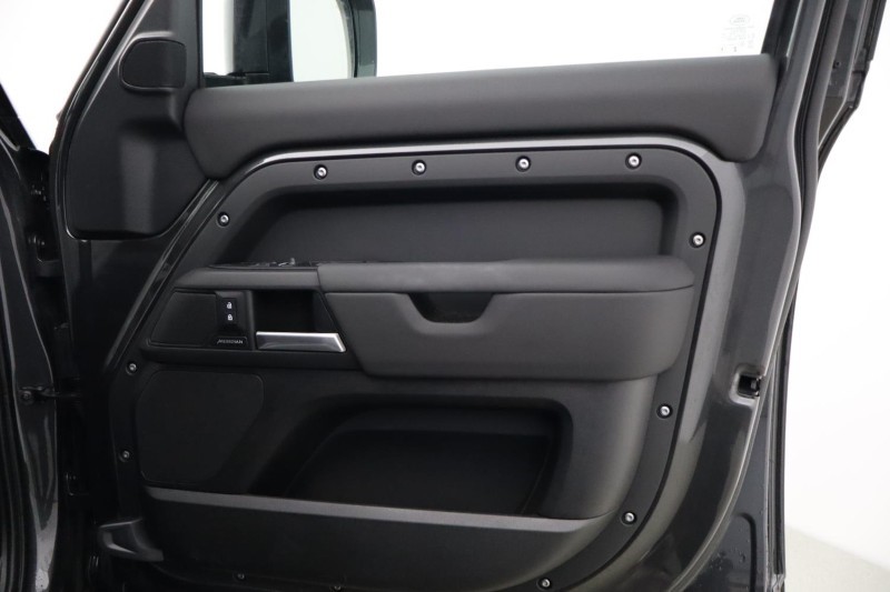 Used Land Rover Defender 2025 for sale - 77830037: Photo 39