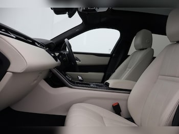 Used Land Rover Range Rover Velar 2023 for sale - 76981204: Photo