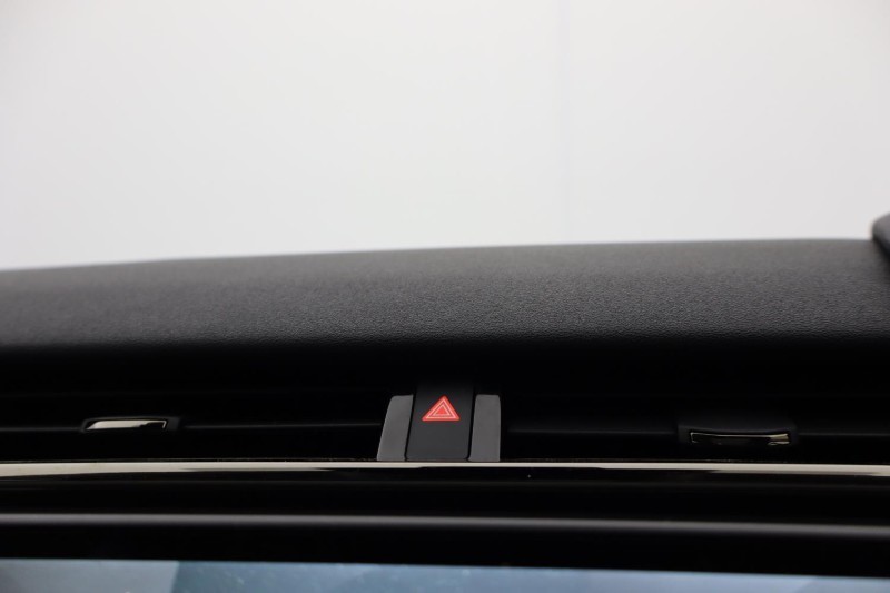 Used Land Rover Range Rover Velar 2025 for sale - 76981714: Photo 41