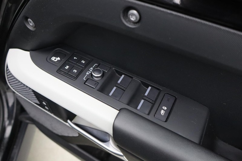 Used Land Rover Defender 2021 for sale - 77198362: Photo 30