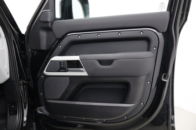 Used Land Rover Defender 2023 for sale - 76981753: Photo 35