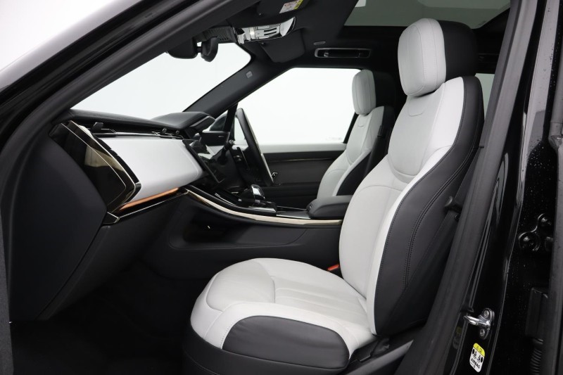 Used Land Rover Range Rover Sport 2024 for sale - 77248135: Photo 3