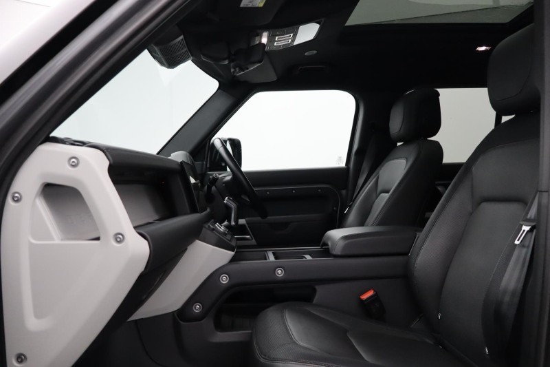 Used Land Rover Defender 2023 for sale - 77934572: Photo 3