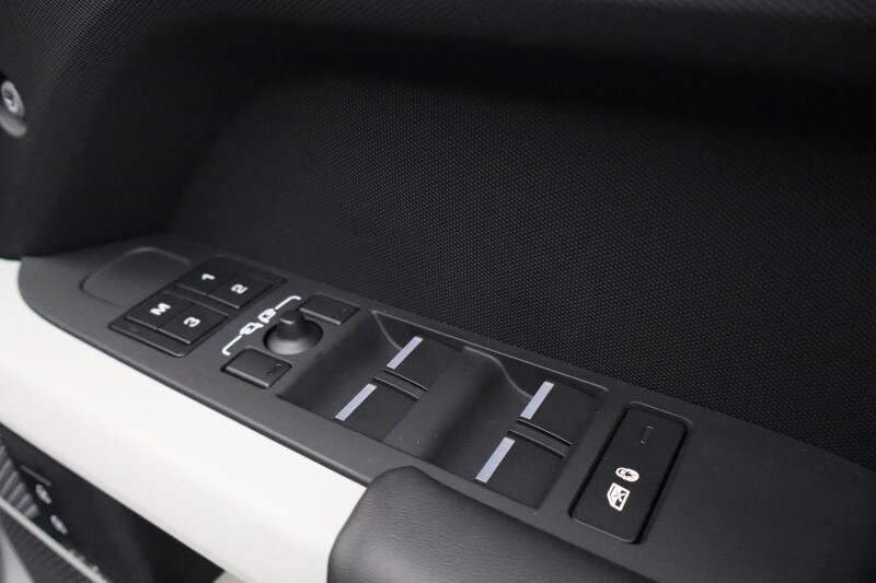 Used Land Rover Defender 2023 for sale - 77934572: Photo 44