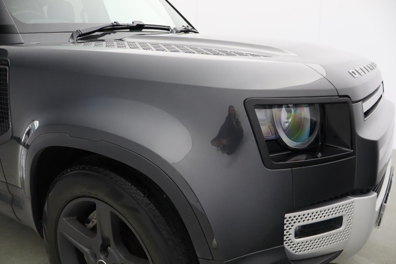 Used Land Rover Defender 2023 for sale - 77690975: Photo 17