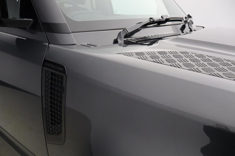 Used Land Rover Defender 2023 for sale - 77690975: Photo 30