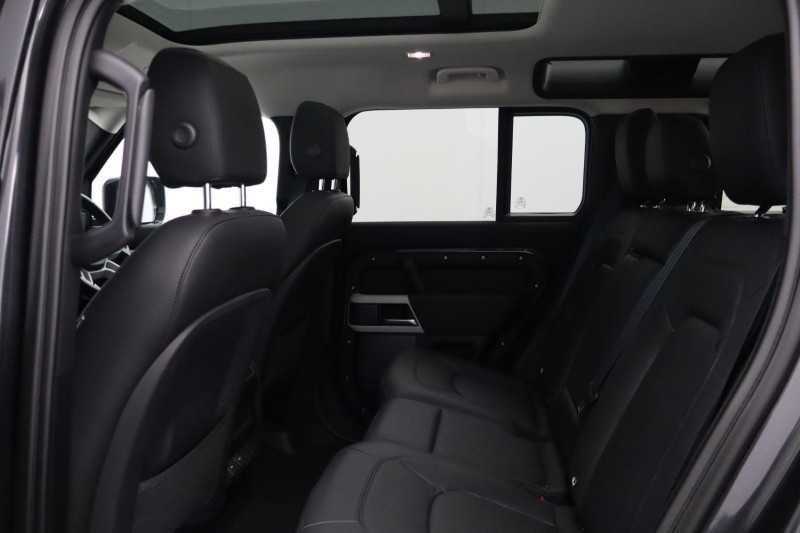 Used Land Rover Defender 2023 for sale - 77690975: Photo 4