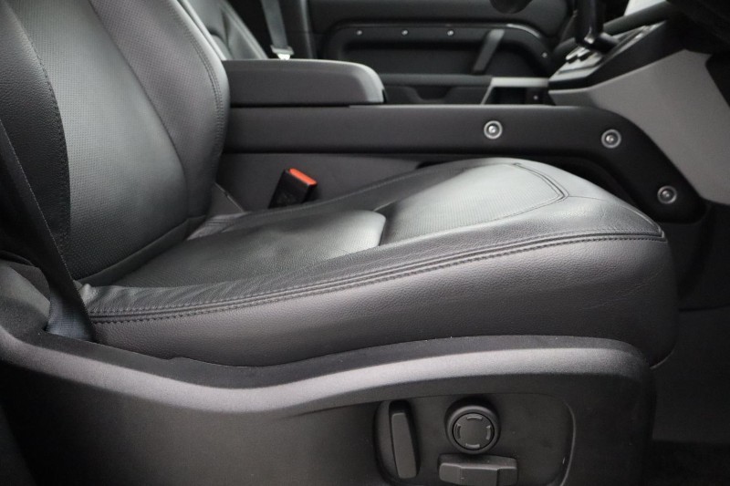 Used Land Rover Defender 2023 for sale - 77690975: Photo 41