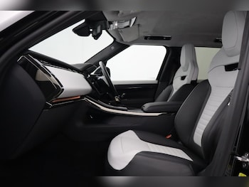 Used Land Rover Range Rover Sport 2024 for sale - 78581612: Photo