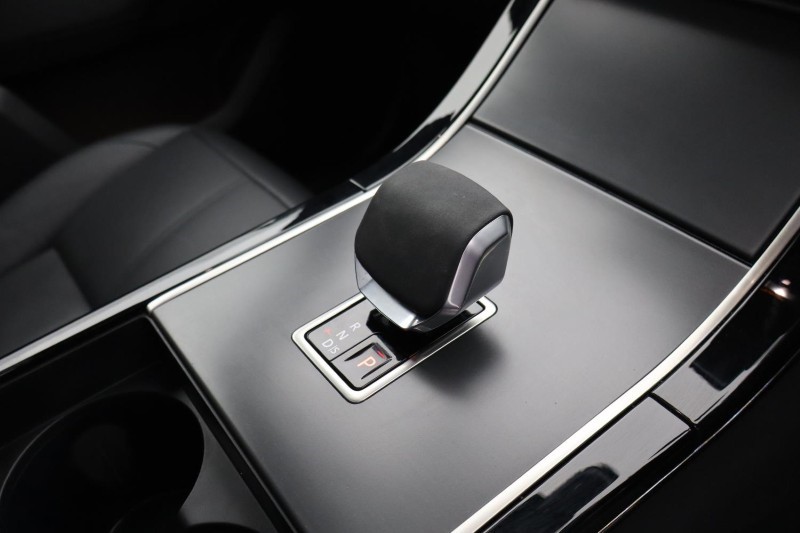 Used Land Rover Range Rover Velar 2024 for sale - 76981497: Photo 13