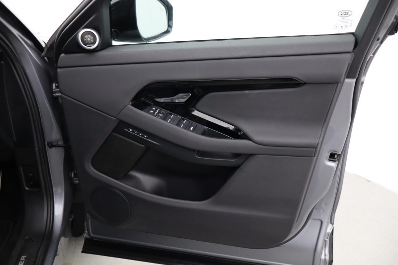 Used Land Rover Range Rover Evoque 2023 for sale - 76982491: Photo 31