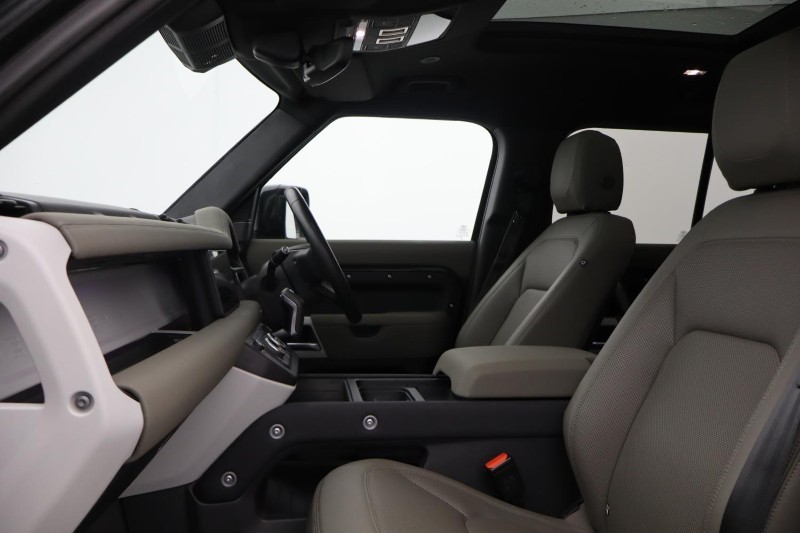 Used Land Rover Defender 2023 for sale - 77077062: Photo 3