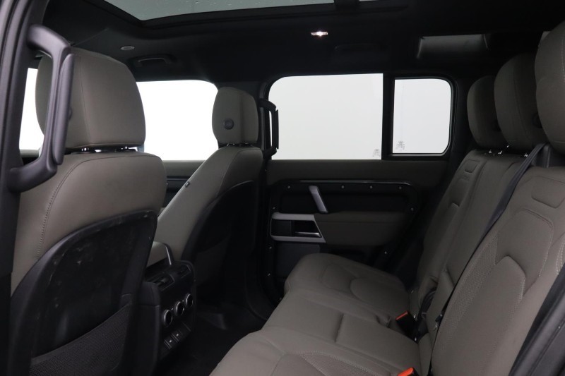 Used Land Rover Defender 2023 for sale - 77077062: Photo 4