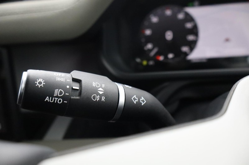 Used Land Rover Defender 2023 for sale - 77077062: Photo 51