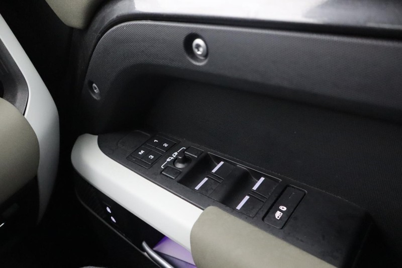 Used Land Rover Defender 2023 for sale - 77077062: Photo 52