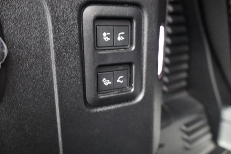 Used Land Rover Defender 2023 for sale - 78028144: Photo 28