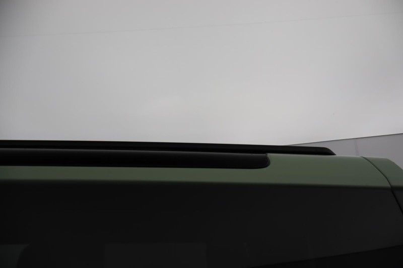 Used Land Rover Defender 2023 for sale - 78028144: Photo 31