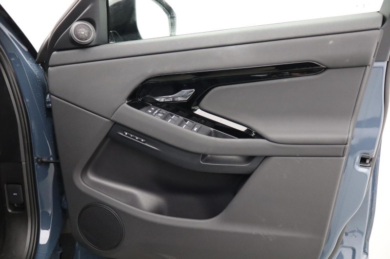 Used Land Rover Range Rover Evoque 2025 for sale - 76982133: Photo 30