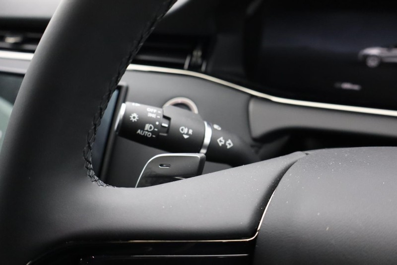 Used Land Rover Range Rover Evoque 2025 for sale - 76982133: Photo 35