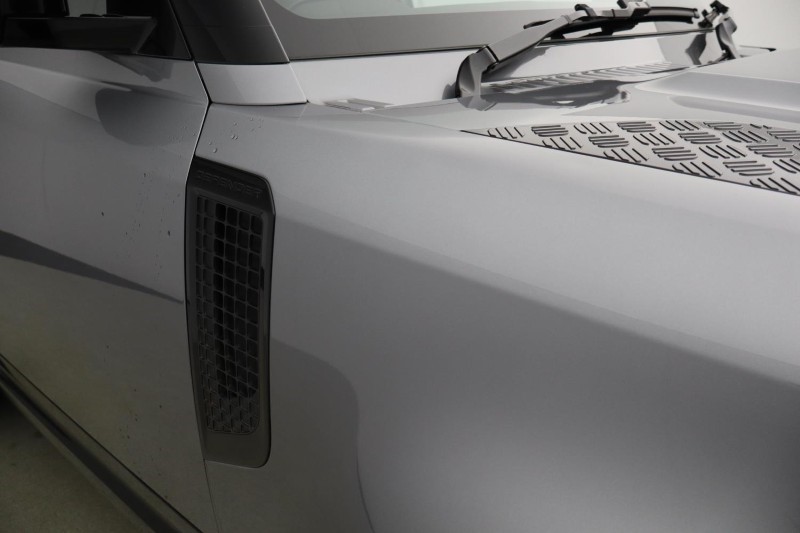 Used Land Rover Defender 2024 for sale - 77778678: Photo 32