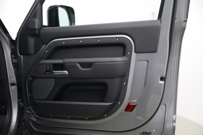Used Land Rover Defender 2024 for sale - 77778678: Photo 36