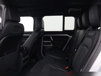 Used Land Rover Defender 2021 for sale - 79057306: Photo