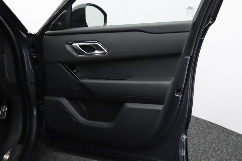 Used Land Rover Range Rover Velar 2025 for sale - 76981405: Photo 28