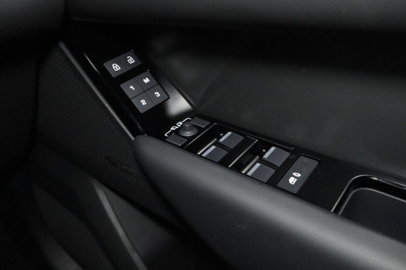 Used Land Rover Range Rover Velar 2025 for sale - 76981405: Photo 38