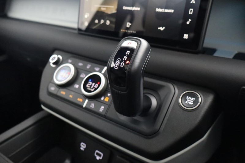 Used Land Rover Defender 2024 for sale - 78025619: Photo 13