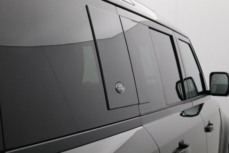 Used Land Rover Defender 2024 for sale - 78025619: Photo 33